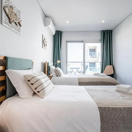 Coastal Holiday's * 몬뜨고르두