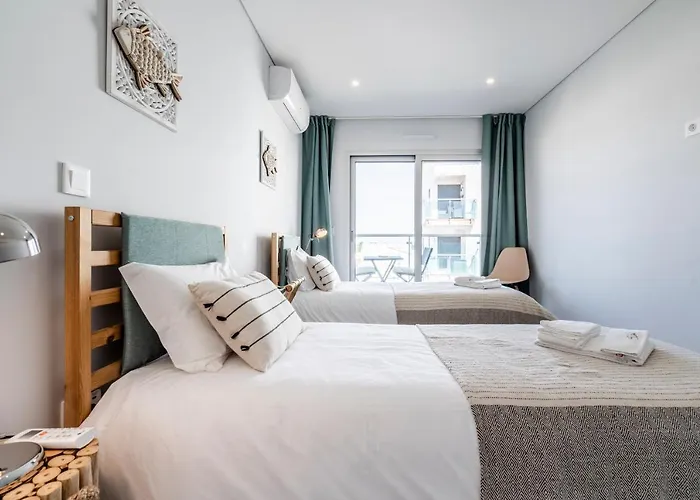 Coastal Holiday's * 몬뜨고르두